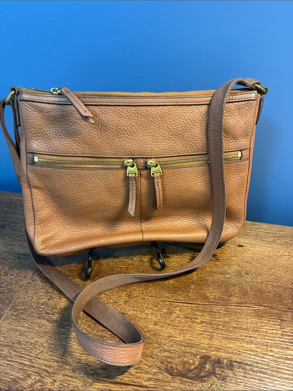 Fossil Brown Leather Crossbody Bag with Front Zip Pockets
